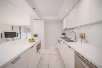 Photo 2 at 302 - 518 W 14th Avenue, Fairview VW, Vancouver West