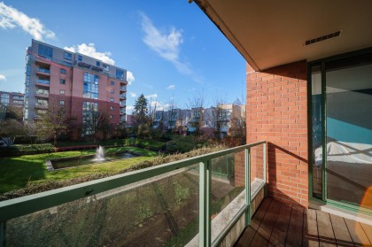 Photo 6 at 302 - 518 W 14th Avenue, Fairview VW, Vancouver West