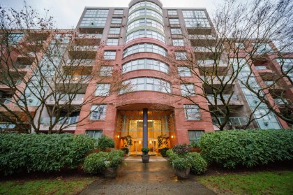 Photo 13 at 302 - 518 W 14th Avenue, Fairview VW, Vancouver West