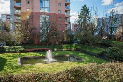 Photo 7 at 302 - 518 W 14th Avenue, Fairview VW, Vancouver West