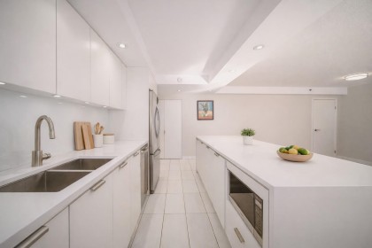 Photo 3 at 302 - 518 W 14th Avenue, Fairview VW, Vancouver West