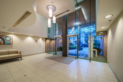 Photo 14 at 302 - 518 W 14th Avenue, Fairview VW, Vancouver West