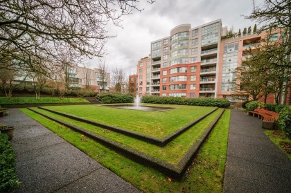 Photo 15 at 302 - 518 W 14th Avenue, Fairview VW, Vancouver West