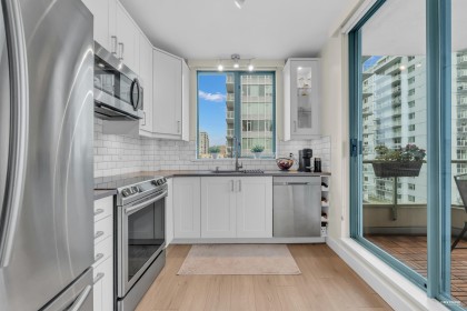 Photo 9 at 801 - 140 E 14 Street, Central Lonsdale, North Vancouver