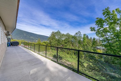 Photo 37 at 520 Ballantree Place, Glenmore, West Vancouver
