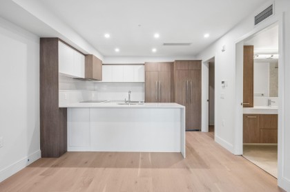 Photo 7 at 102 - 378 W 45th Avenue, Oakridge VW, Vancouver West