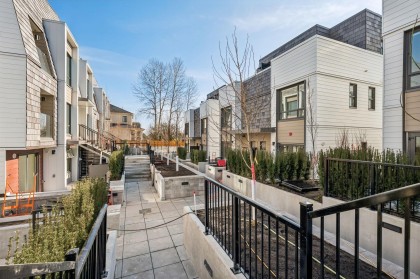 Photo 2 at 105 - 378 W 45th Avenue, Oakridge VW, Vancouver West