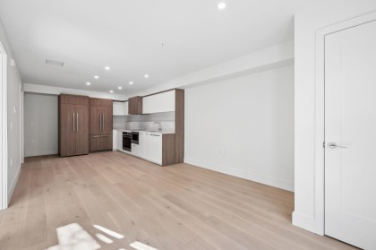 Photo 9 at 105 - 378 W 45th Avenue, Oakridge VW, Vancouver West