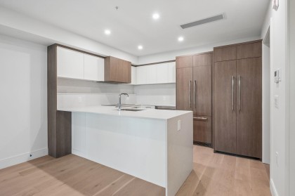 Photo 9 at 152 - 408 W 45th Avenue, Oakridge VW, Vancouver West