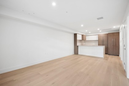 Photo 8 at 152 - 408 W 45th Avenue, Oakridge VW, Vancouver West