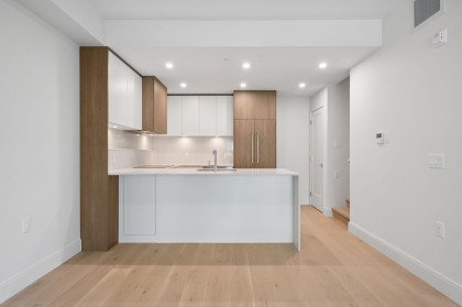 Photo 10 at 202 - 378 W 45th Avenue, Oakridge VW, Vancouver West