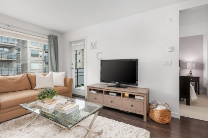 Photo 3 at 301 - 1673 Lloyd Avenue, Pemberton NV, North Vancouver