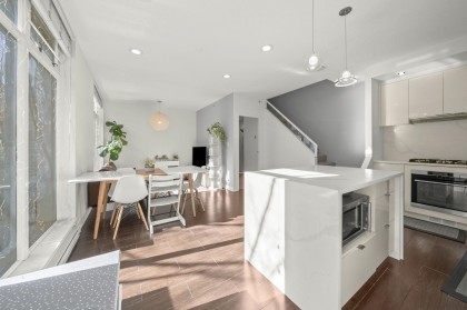 Photo 10 at 1053 Homer Street, Yaletown, Vancouver West