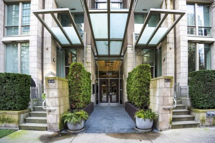 Photo 4 at 1802 - 1055 Richards Street, Yaletown, Vancouver West