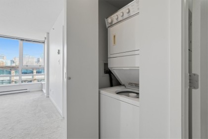 Photo 5 at 1707 - 928 Beatty Street, Yaletown, Vancouver West