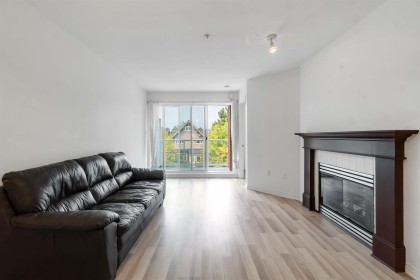 Photo 14 at 307 - 2929 W 4th Avenue, Kitsilano, Vancouver West