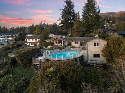 Photo 11 at 4570 Woodgreen Court, Cypress Park Estates, West Vancouver