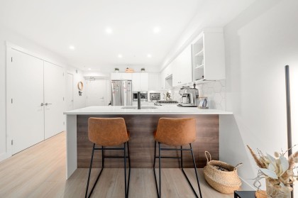 Photo 9 at 402 - 1519 Crown Street, Lynnmour, North Vancouver