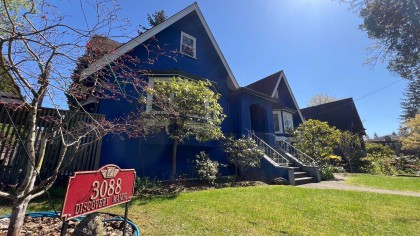 Photo 2 at 3088 Discovery Street, Point Grey, Vancouver West