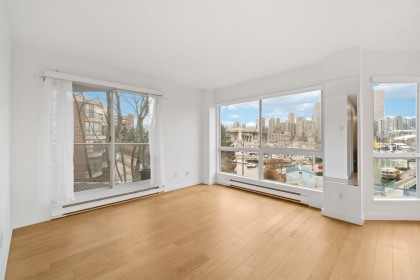 Photo 2 at 406 - 1510 W 1st Avenue, False Creek, Vancouver West