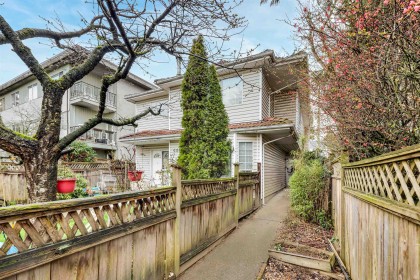 Photo 2 at 819 W 70th Avenue, Marpole, Vancouver West