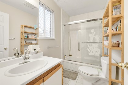 Photo 13 at 819 W 70th Avenue, Marpole, Vancouver West