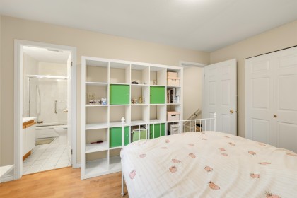 Photo 12 at 819 W 70th Avenue, Marpole, Vancouver West