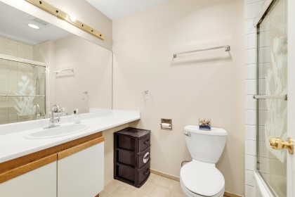 Photo 15 at 819 W 70th Avenue, Marpole, Vancouver West