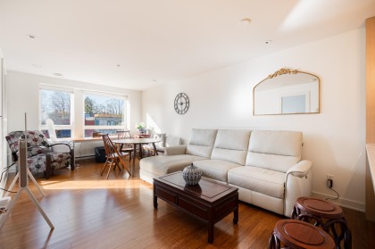 Photo 3 at 403 - 2481 Waterloo Street, Kitsilano, Vancouver West