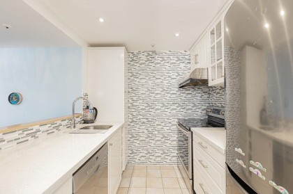 Photo 6 at 1702 - 811 Helmcken Street, Downtown VW, Vancouver West