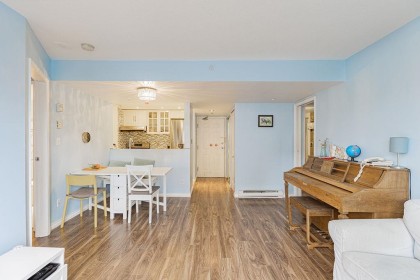 Photo 3 at 1702 - 811 Helmcken Street, Downtown VW, Vancouver West