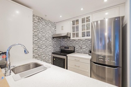 Photo 5 at 1702 - 811 Helmcken Street, Downtown VW, Vancouver West