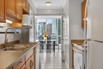 Photo 9 at 1003 - 1111 Haro Street, West End VW, Vancouver West