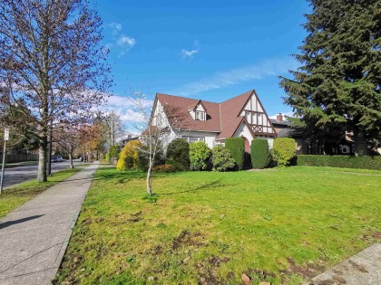 Photo 1 at 595 W 28th Avenue, Cambie, Vancouver West