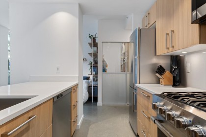 Photo 7 at 128 W 1st Avenue, False Creek, Vancouver West