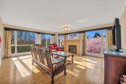 Photo 1 at 412 - 618 W 45th Avenue, Oakridge VW, Vancouver West