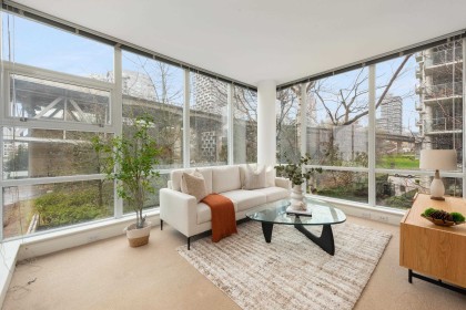 Photo 1 at 605 - 633 Kinghorne Mews, Yaletown, Vancouver West