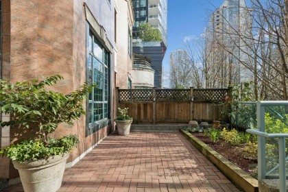 Photo 10 at 104 - 293 Smithe Street, Downtown VW, Vancouver West