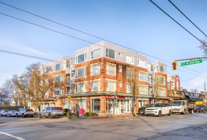 Photo 1 at 406 - 2103 W 45th Avenue, Kerrisdale, Vancouver West