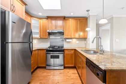 Photo 5 at 406 - 2103 W 45th Avenue, Kerrisdale, Vancouver West