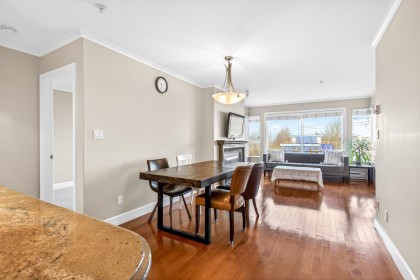 Photo 9 at 406 - 2103 W 45th Avenue, Kerrisdale, Vancouver West