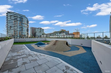 Photo 4 at 304 - 8415 Granville Street, S.W. Marine, Vancouver West