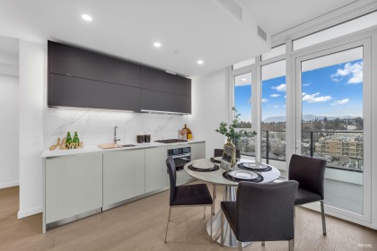 Photo 6 at 702 - 8415 Granville Street, S.W. Marine, Vancouver West