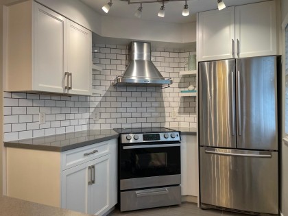 Photo 10 at 102 - 3008 Willow Street, Fairview VW, Vancouver West