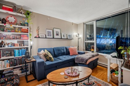 Photo 3 at 1901 - 33 Smithe Street, Yaletown, Vancouver West