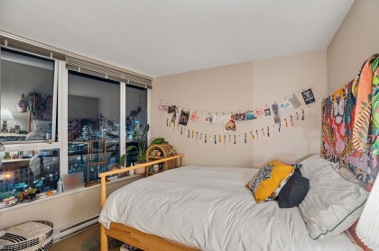 Photo 15 at 1901 - 33 Smithe Street, Yaletown, Vancouver West