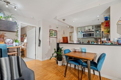 Photo 11 at 1901 - 33 Smithe Street, Yaletown, Vancouver West