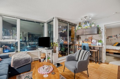 Photo 8 at 1901 - 33 Smithe Street, Yaletown, Vancouver West