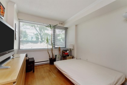 Photo 16 at 10 - 1425 Lamey\'s Mill Road, False Creek, Vancouver West