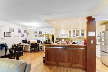 Photo 7 at 10 - 1425 Lamey\'s Mill Road, False Creek, Vancouver West